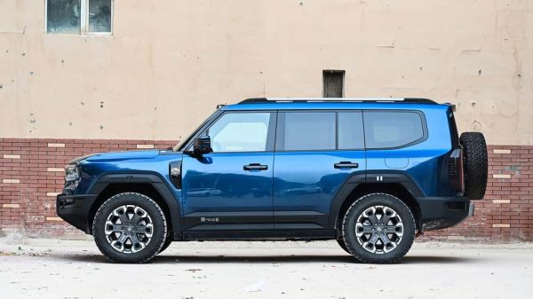 «Гелик» по-китайски: приветствуем новый супервнедорожник Jetour G700