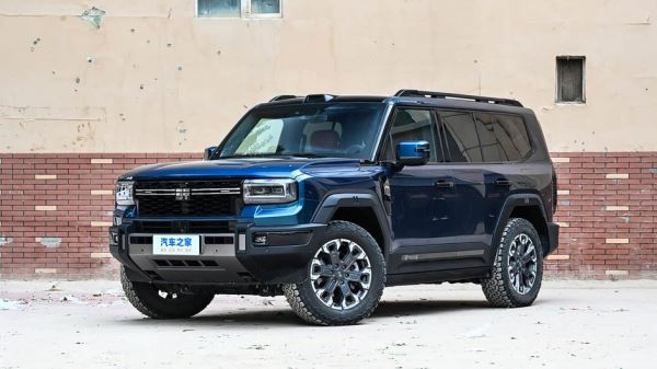 «Гелик» по-китайски: приветствуем новый супервнедорожник Jetour G700