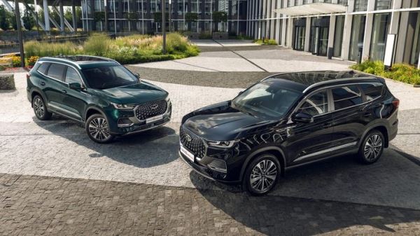 В России неожиданно подешевел популярный семиместный Chery. Сколько он стоит теперь