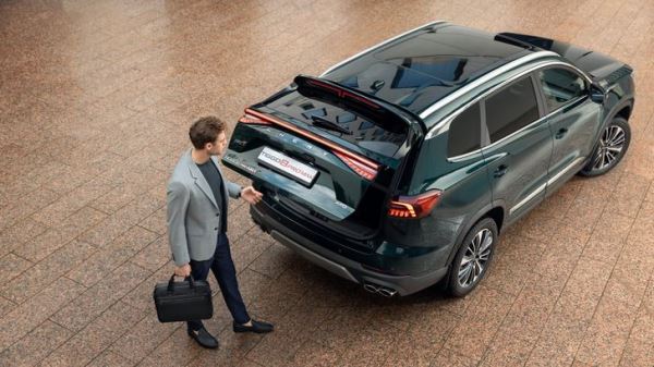 В России неожиданно подешевел популярный семиместный Chery. Сколько он стоит теперь