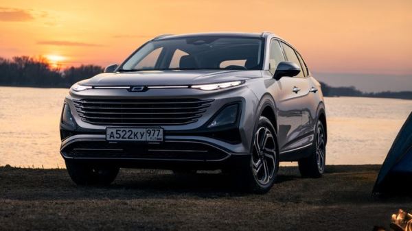 В России резко подешевели два китайских автомобиля. Сколько они стоят теперь
