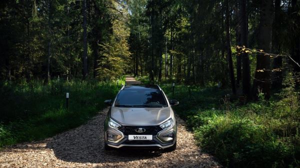 АвтоВАЗ поднял цены автомобилей Lada в окраске металлик