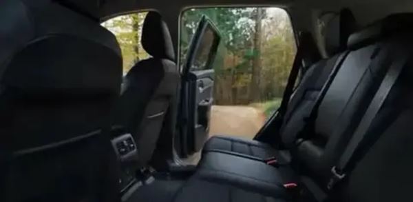 Новый Nissan X-Trail сняли на фото: он получил другой дизайн и семь мест