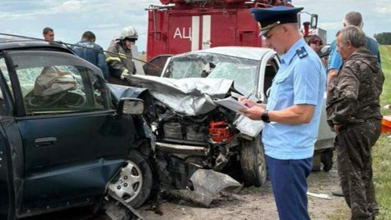 Шесть человек погибли в ДТП с двумя автомобилями в Алтайском крае