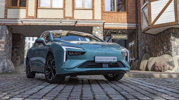 Седан Amberauto А5 подешевел в России на миллион рублей