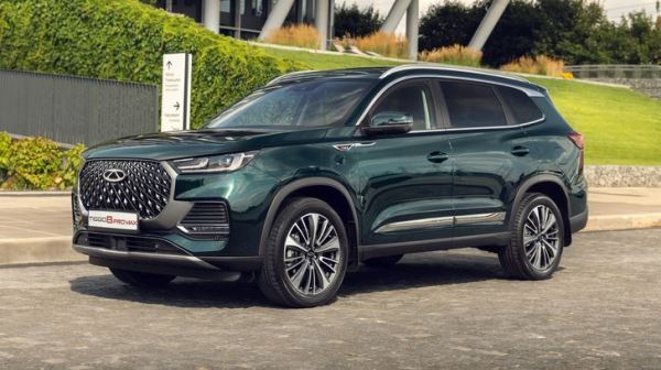 В России неожиданно подешевел популярный семиместный Chery. Сколько он стоит теперь