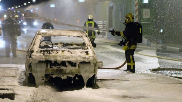 Россиянам рассказали, что делать при возгорании автомобиля в тоннеле