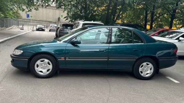 В РФ на продажу выставили Opel Omega в коллекционном состоянии