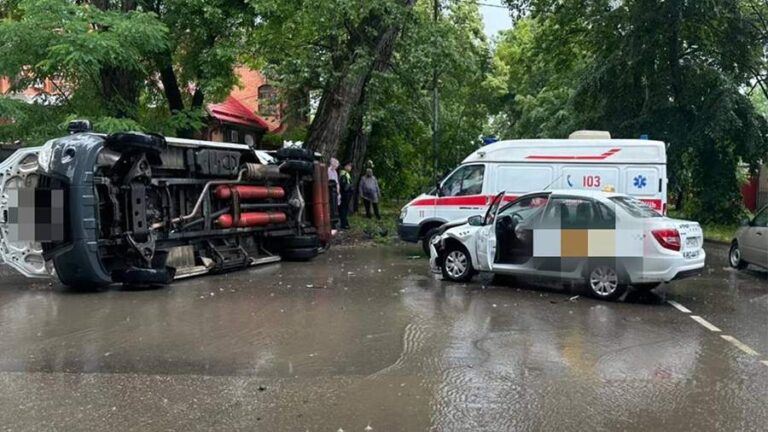 На Ставрополье шесть человек пострадали в ДТП с участием маршрутки