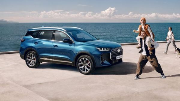 В России начались продажи нового полноприводного Chery. Сколько он стоит