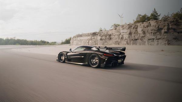 Koenigsegg представил новый гиперкар