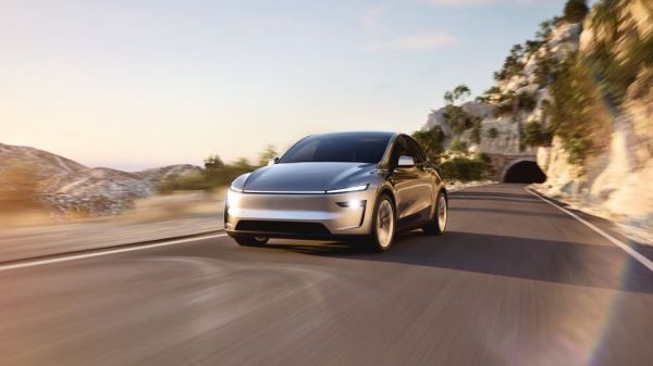 Маск рассказал, как Tesla впервые сама доехала до покупателя