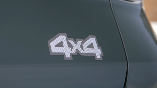 Dacia нашла способ выпустить новый Duster в формате электрокара с 4х4