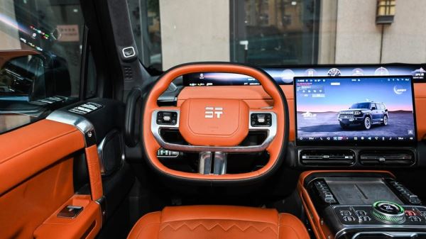 «Гелик» по-китайски: приветствуем новый супервнедорожник Jetour G700