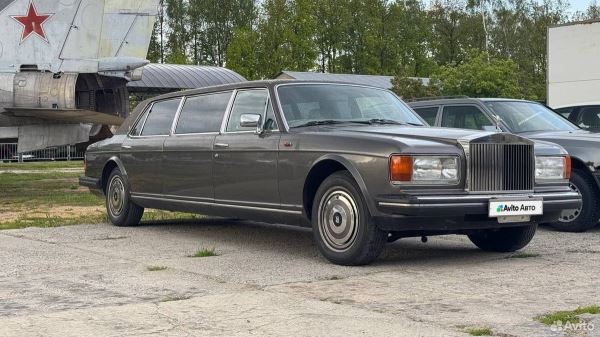 В России продают редкий лимузин Rollce-Royce