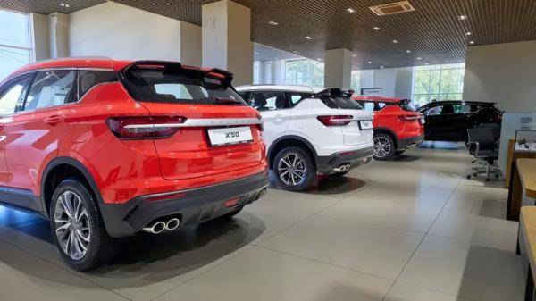 Россияне начали чаще покупать автомобили: статистика очередной недели