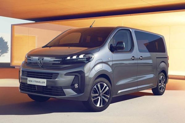 В России начали продавать минивэн Peugeot Traveller 2025 года