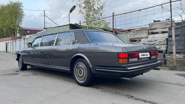 В России продают редкий лимузин Rollce-Royce