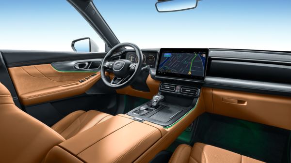 GAC начал продажи гибридного кроссовера GS8 Dragon в России