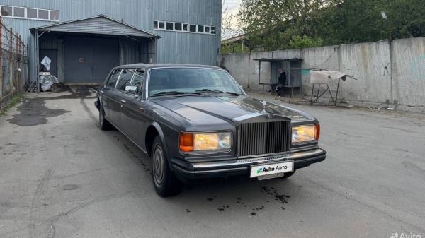В России продают редкий лимузин Rollce-Royce